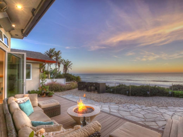 LARGE PRICE REDUCTION on PISMO BEACH / OCEAN FRONT - Bluff Residence Overlooking the Expansive Pacific Ocean. 188 Seacliff Dr, Pismo Beach