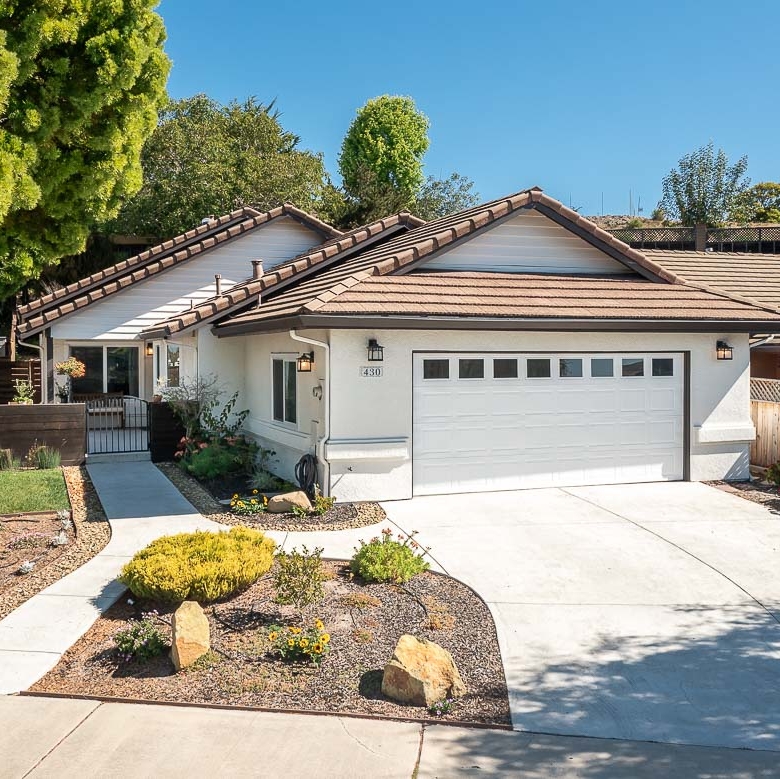 NEW LISTING: Remodeled 3 Bedroom in East AG